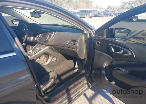 2016 Chrysler 200 Limited z USA, uszkodzony, nr VIN 1C3CCCAB1GN136872